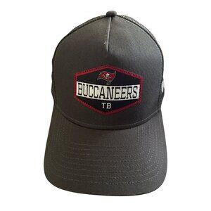 New Era Gray & Red Tampa Bay Buccaneers 9Forty Trucker Hat OSFM